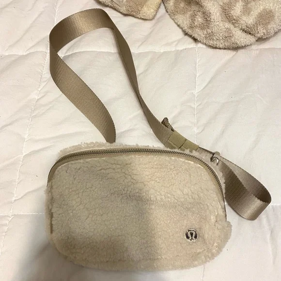 70l patagonia bag Patagonia Black Hole Duffel 70L Peach Sherbet